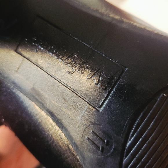 AEO Classic Black Brogue Heels - Picture 10 of 12